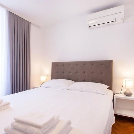 Apartmaji Pri Perotu Izola Exterior foto