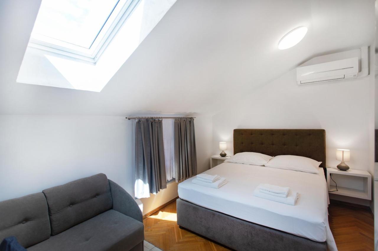 Apartmaji Pri Perotu Izola Exterior foto
