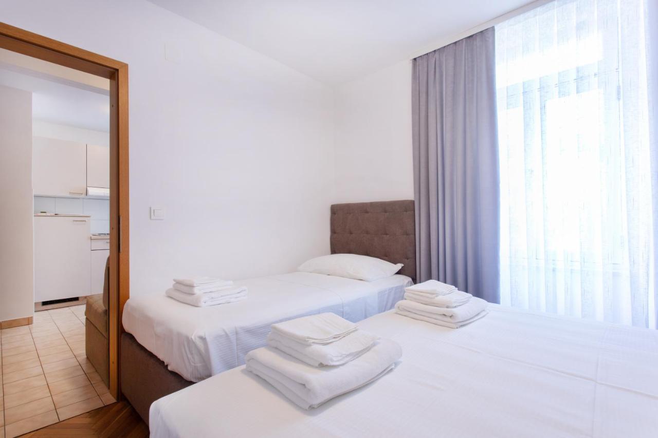 Apartmaji Pri Perotu Izola Exterior foto